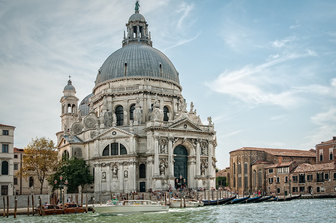 ジグソーパズルのヒント：イタリアの大聖堂